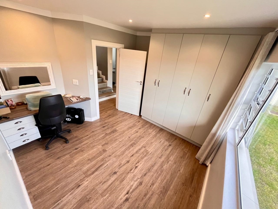 To Let 3 Bedroom Property for Rent in Nahoon Beach Eastern Cape